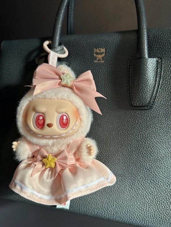 POP MART Accessories - DADA Labubu Have a Seat Pink Plush pendant Bag Charm Keychain 😍 💕